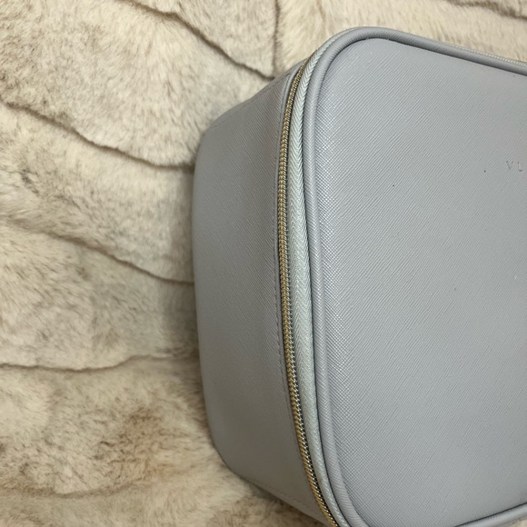 Cilantro make up travel bag in light silver/grey - Picture 3 of 12
